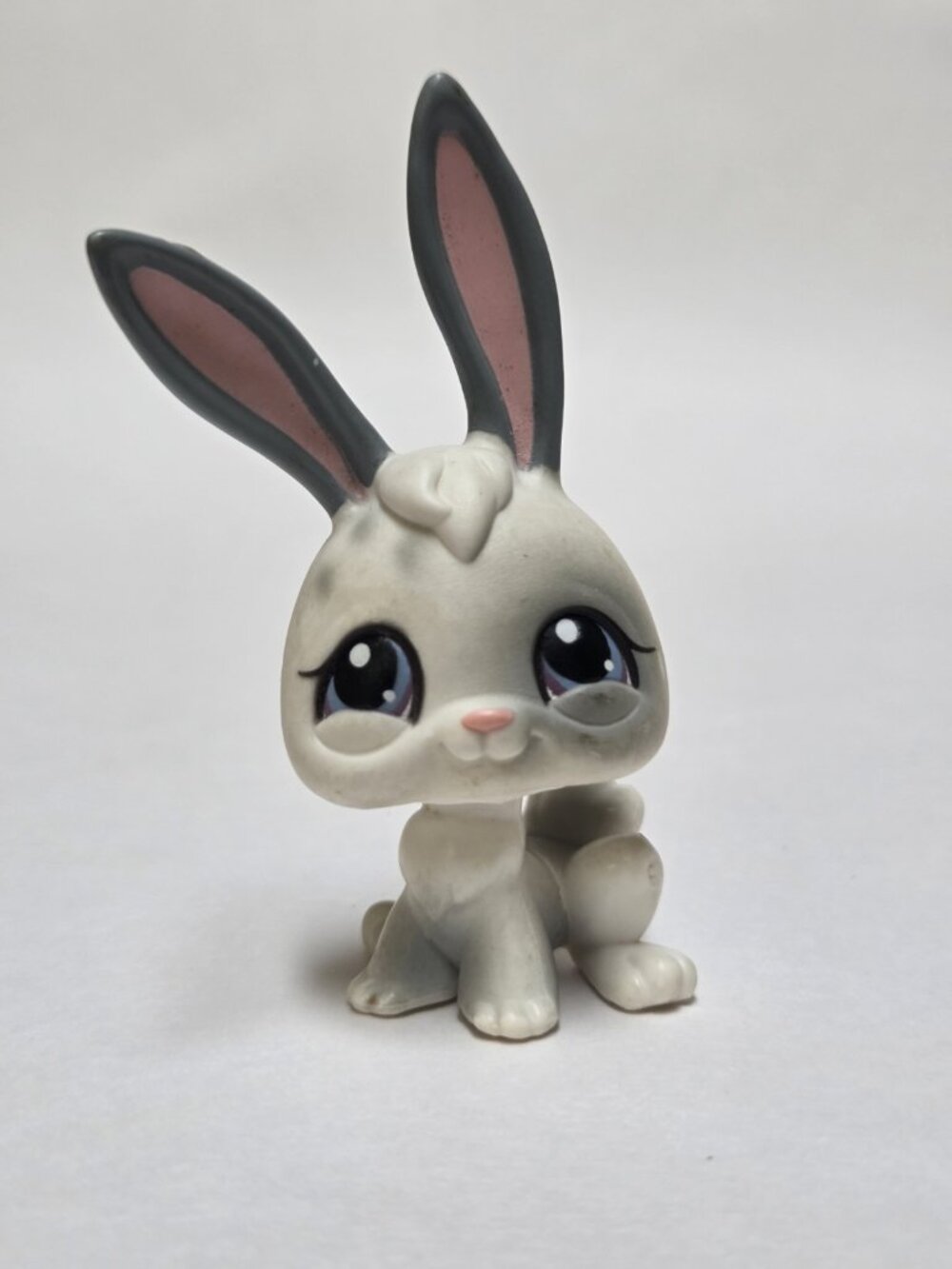 Littlest Pet Shop #18 Grey Eared Bunny Authentic Hasbro LPS
